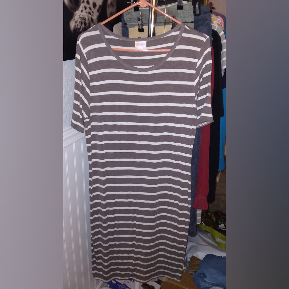 Striped T-shirt Dress - Gray-ish Brown & Off-white GUC Large LuLaRoe
